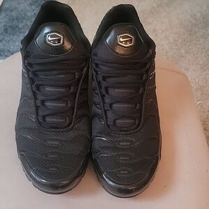 Men's Black Athletic Running Sneakers